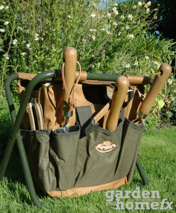 Esschert traditional green & brown gardening toolstool supplied in Ireland by www.GardenAndHomeFX.ie